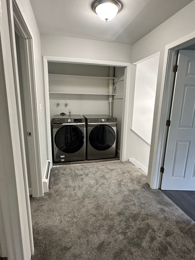 Building Photo - Fully Updated Townhouse in Mid-Town Ft Col...