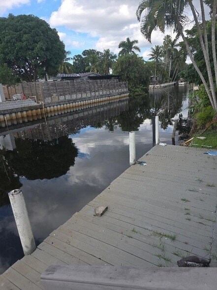 Building Photo - 1501 SW 57th Ave