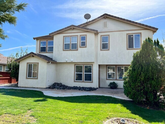 Building Photo - Beautiful home in Reflections gated community
