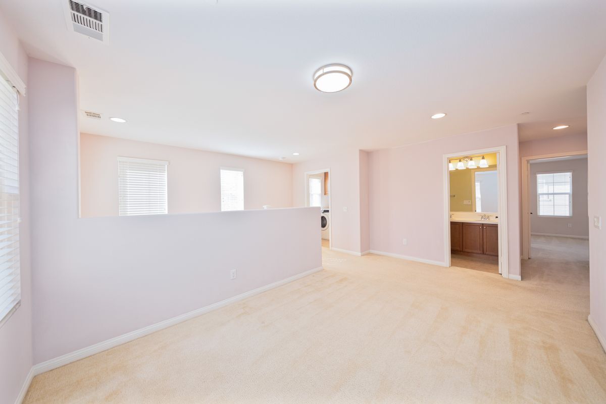 Building Photo - 372 Cardinal Ln