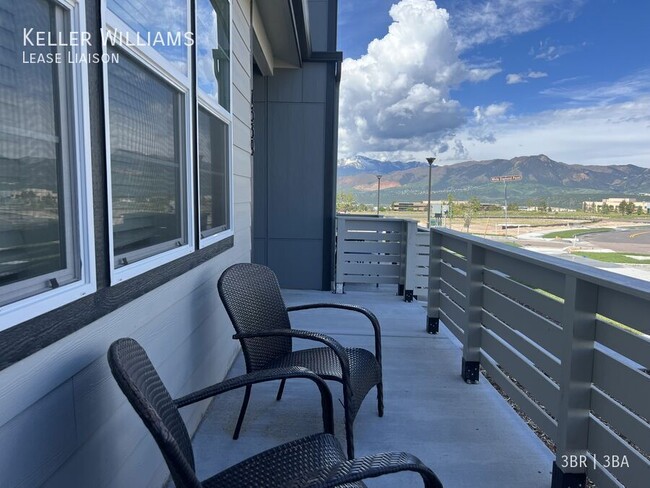 Building Photo - 1539 Spring Water Pt