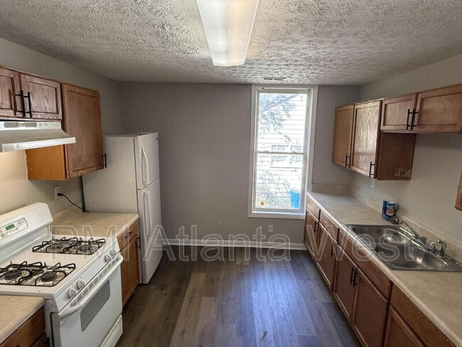 Building Photo - 1462 St Michael Ave