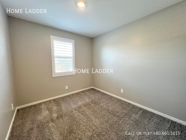 Building Photo - 41645 W Driftwood Ln