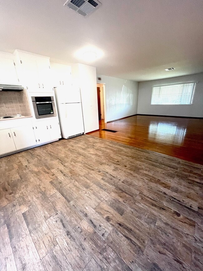 Building Photo - 4120 N Pershing Ave