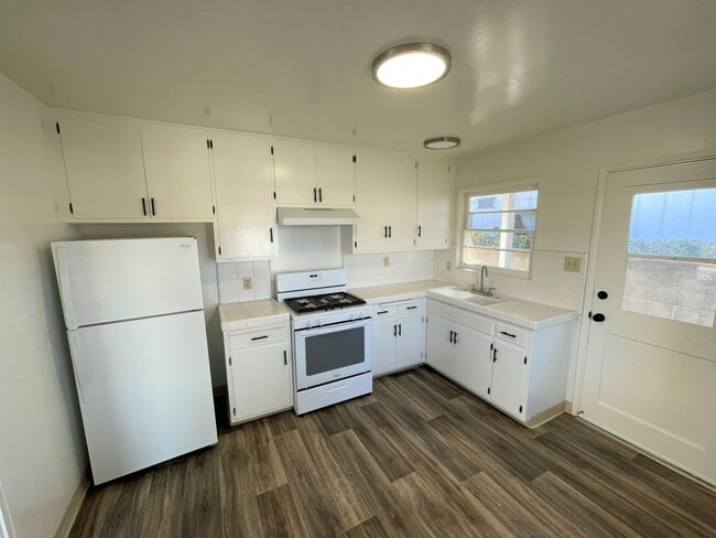 Building Photo - 222