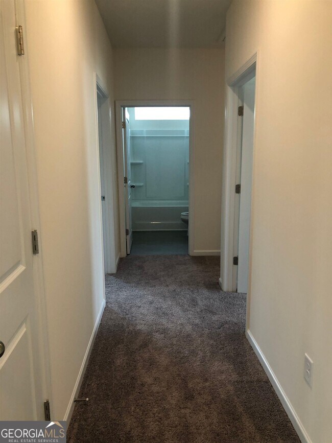 Building Photo - 1109 Day Dr