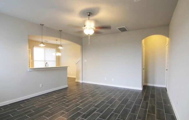 Building Photo - 146 Parkgate St