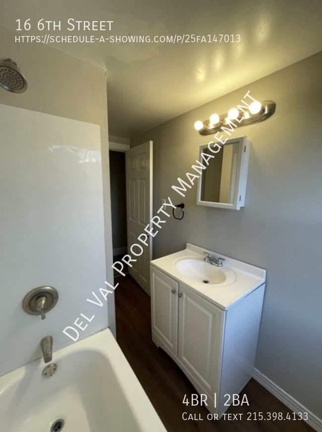 Building Photo - 16 6th St