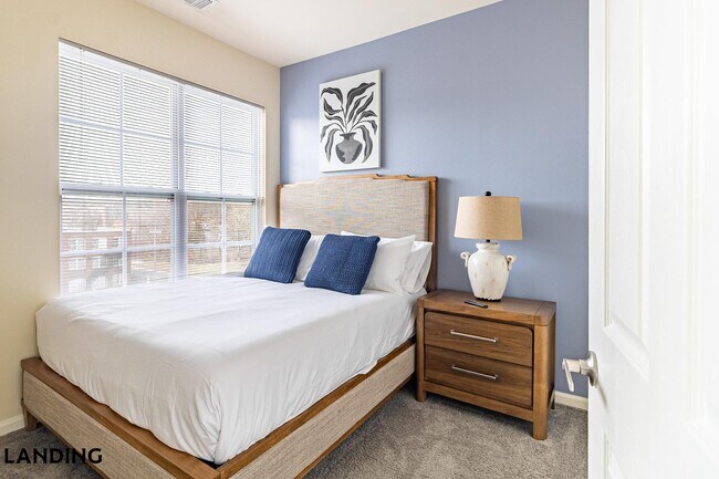 Building Photo - 400 Blake St