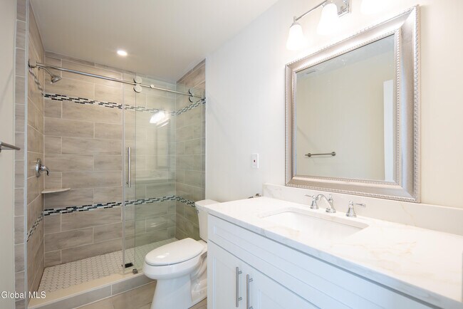 Building Photo - 489 Grooms Rd