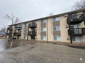 Building Photo - Country Club view