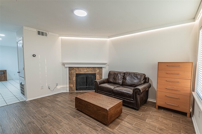 Building Photo - 1702 Good Day Dr