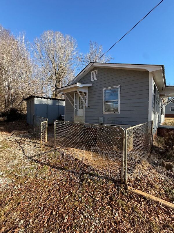 Building Photo - 176 Coble Cir