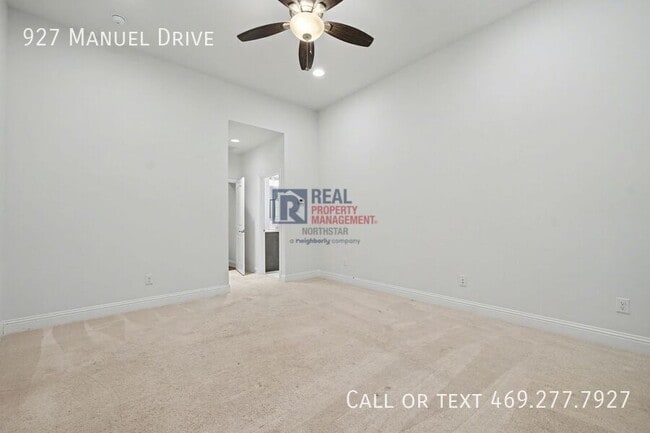 Building Photo - 927 Manuel Dr