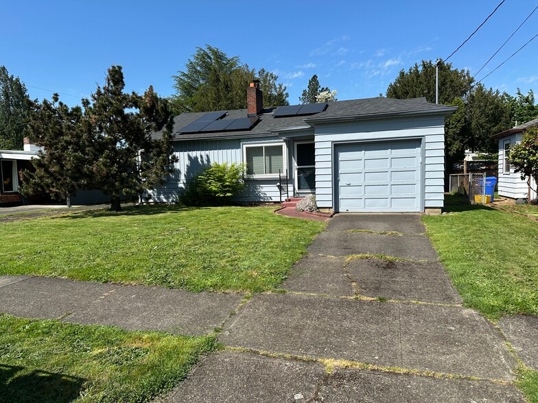 Primary Photo - 5105 SE 51st Ave