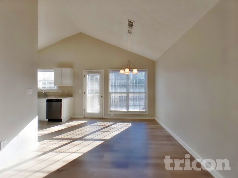 Building Photo - 125 Shenandoah Dr