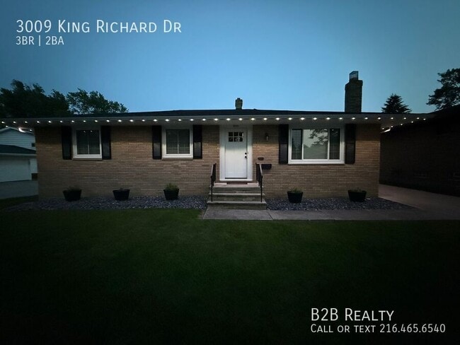 Building Photo - 3009 King Richard Dr