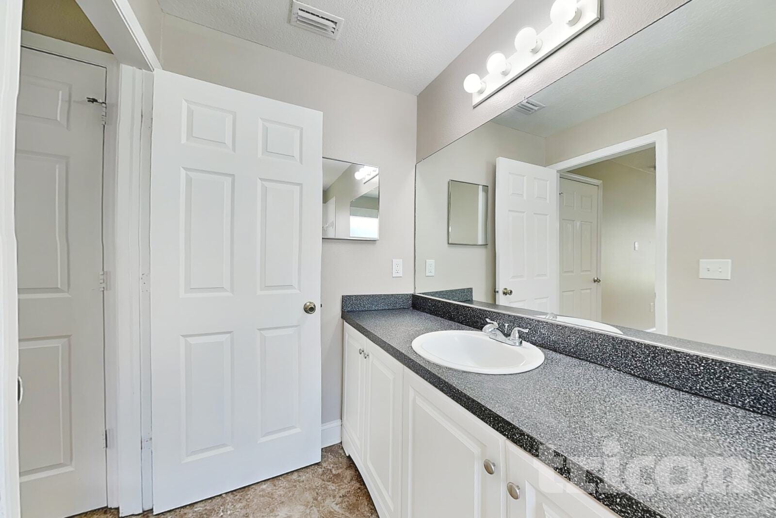 Building Photo - 2313 Pleasure Run Dr