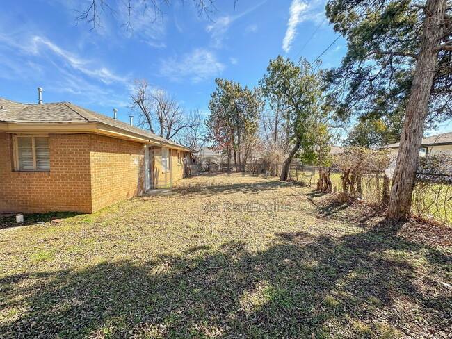 Building Photo - 1508 NE 44th St