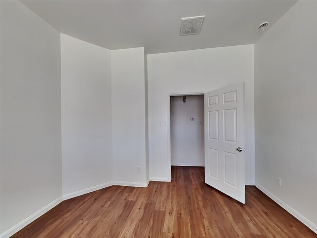 Building Photo - 2322 Steep Pine Tr