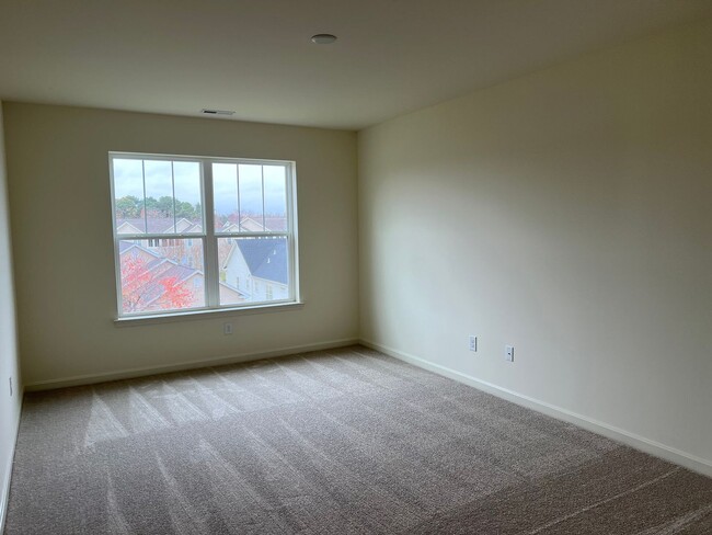 Building Photo - YEAR-ROUND RENTAL - 2 BED 2 BATH CONDO - U...