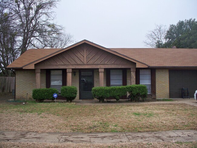 Building Photo - 4310 Prairie Dr