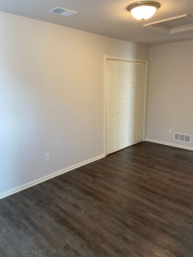 Building Photo - Pre-Leasing Available — 3-Bedroom, 2.5-Bath Home in Spring Hill Coming Soon!