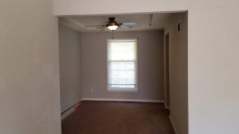 Building Photo - 213 S Brittany Dr