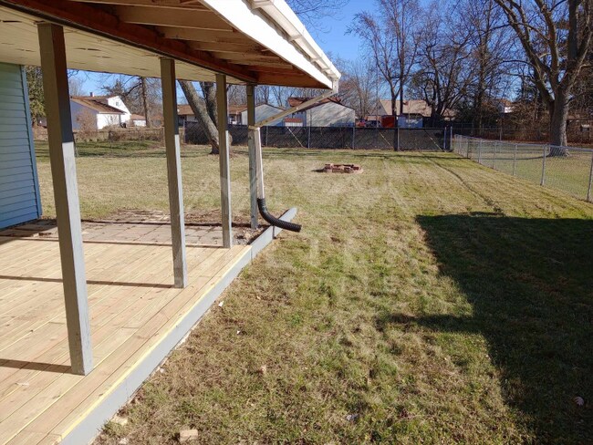 Building Photo - 489 Southward Dr