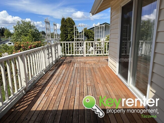 Building Photo - 3422 N Bristol St