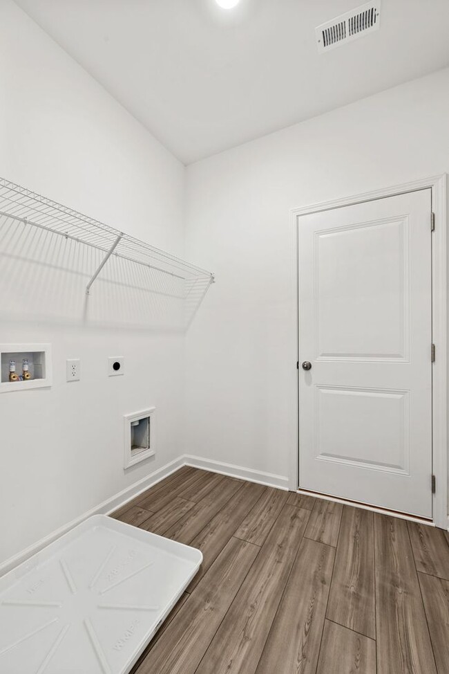 Building Photo - 5 bedroom, North Paulding High School,  Vi...