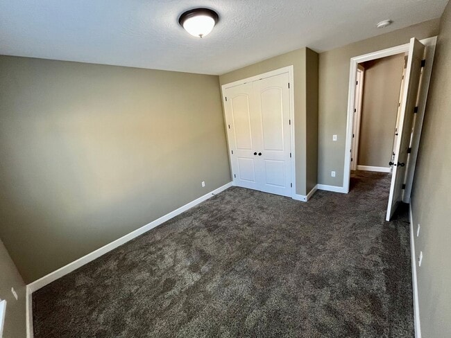 Building Photo - Lovely townhome for rent in Orem