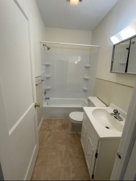 Bathroom - 25711 Cave Neck Rd