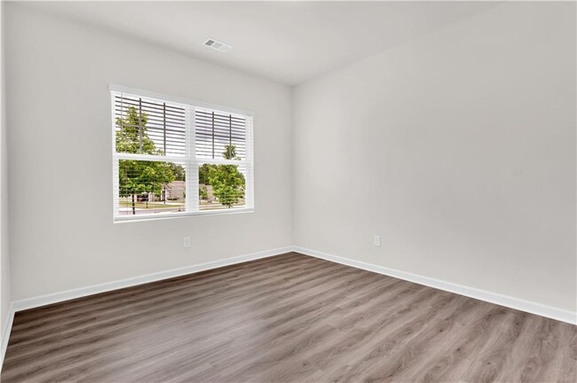 Building Photo - 4715 Bluffton Ct