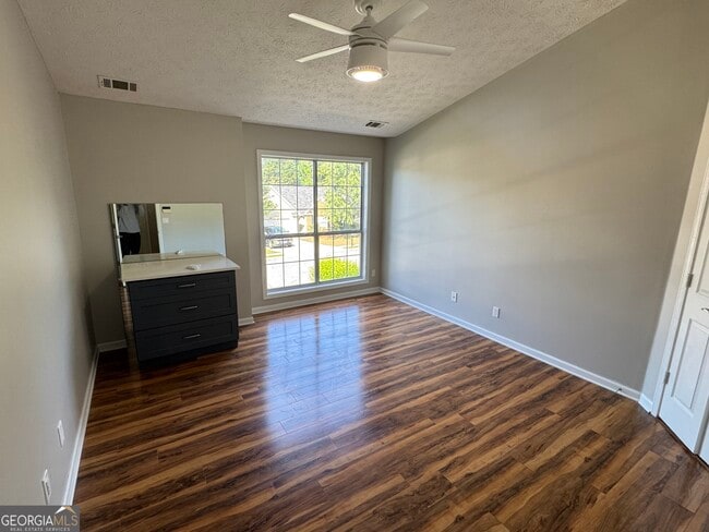 Building Photo - 2080 Racquet Club Cir NW