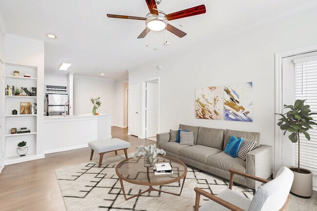Building Photo - Comfort & Convenience in Houston!