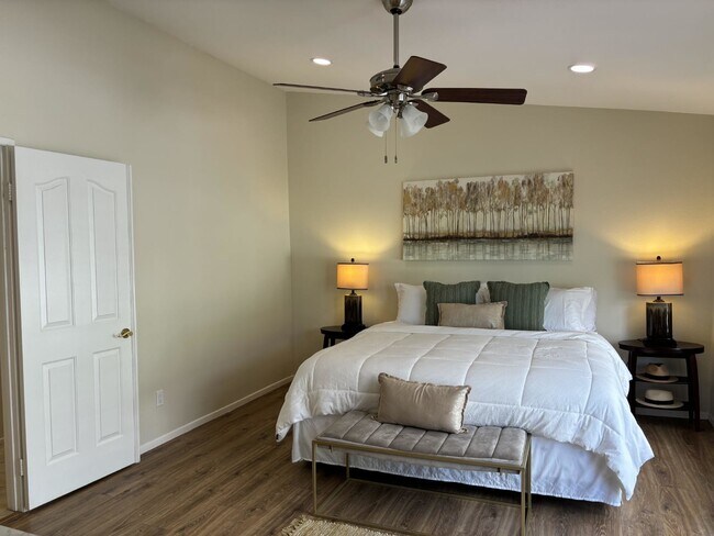 Building Photo - Furnished or Not! Gated, 3 Bedrooms, pool/spa