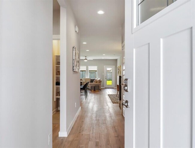 Building Photo - 31602 Chollerford Ct