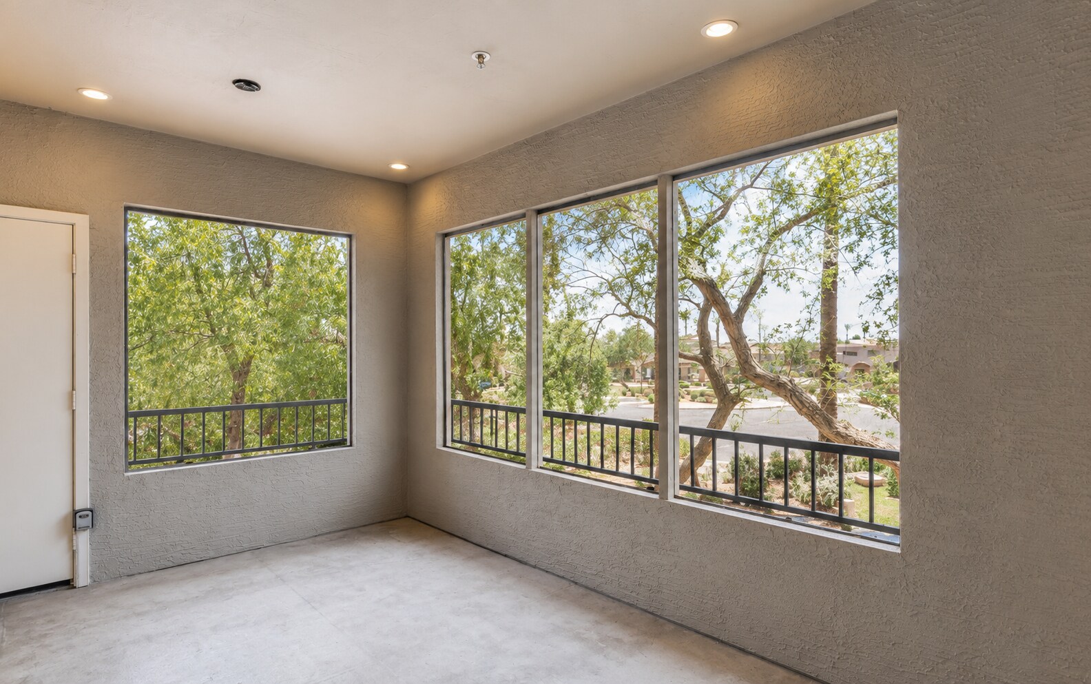 Building Photo - 15050 N Thompson Peak Pky