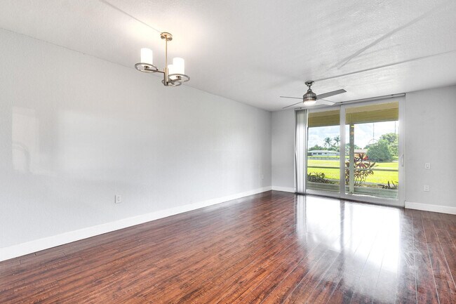 Building Photo - 9080 Lime Bay Blvd