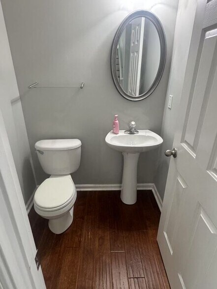 Building Photo - 3282 Briaroak Dr