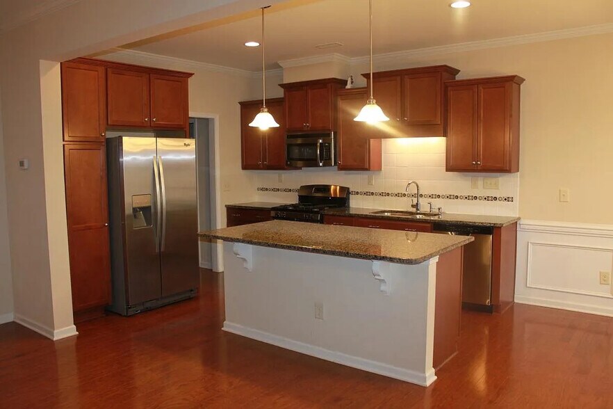 Building Photo - Room in Townhome on Skyros Loop