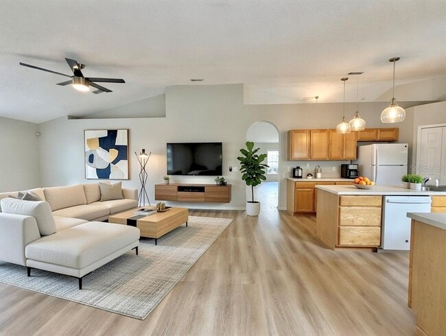 Building Photo - 12052 Villa Rd