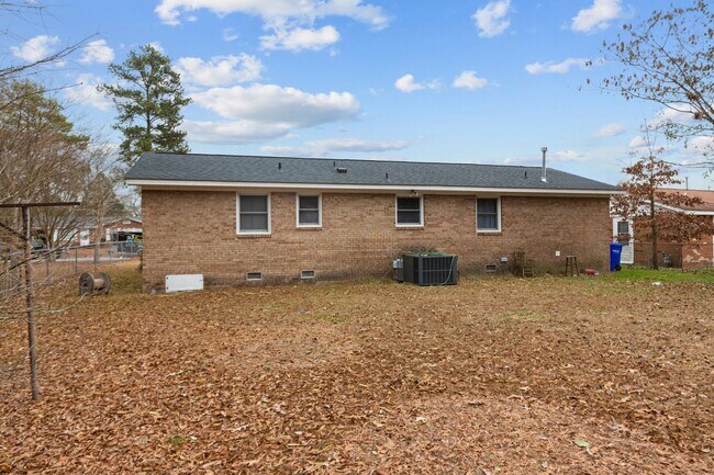 Building Photo - 109 Oak Grove Ave