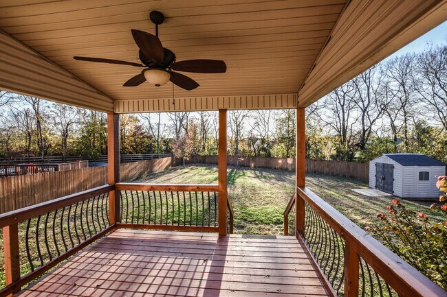 Building Photo - Pet Friendly Four Bedroom!