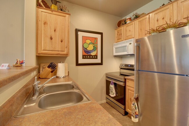 Building Photo - 2373 Quarter Horse Trl