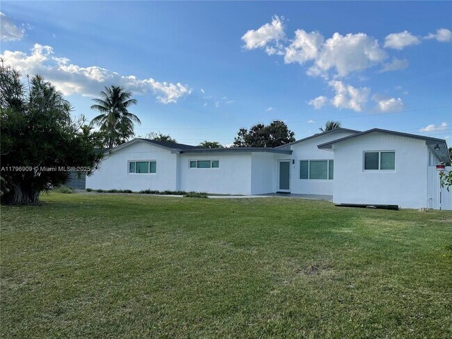 Building Photo - 10945 SW 172nd Terrace