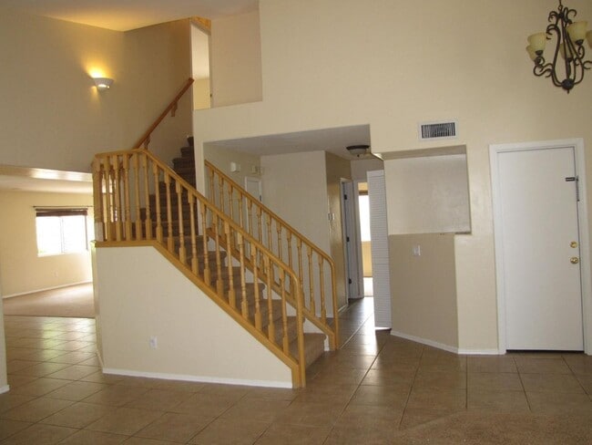 Building Photo - $500 OFF FIRST MONTHS FULL RENT!