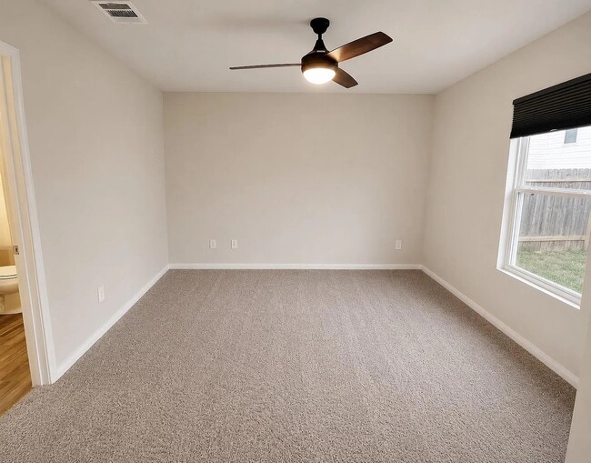 Building Photo - 15674 Briar Forest Dr