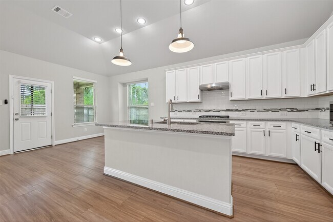 Building Photo - 9914 Deborah Colony Ln